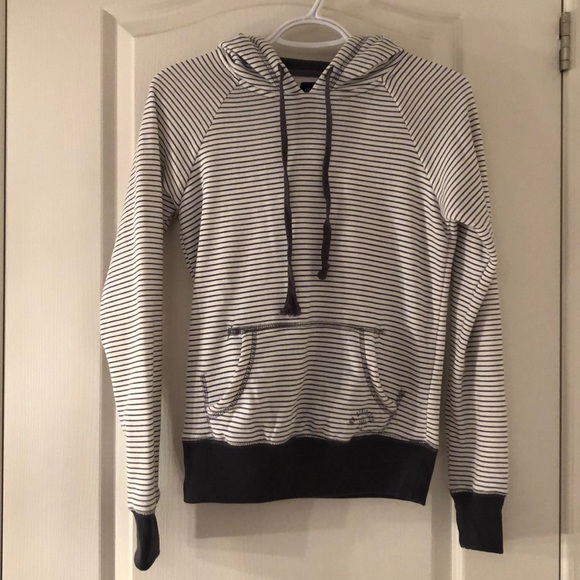 💥2/$25💥 Bluenotes Hoodie - Picture 1 of 2